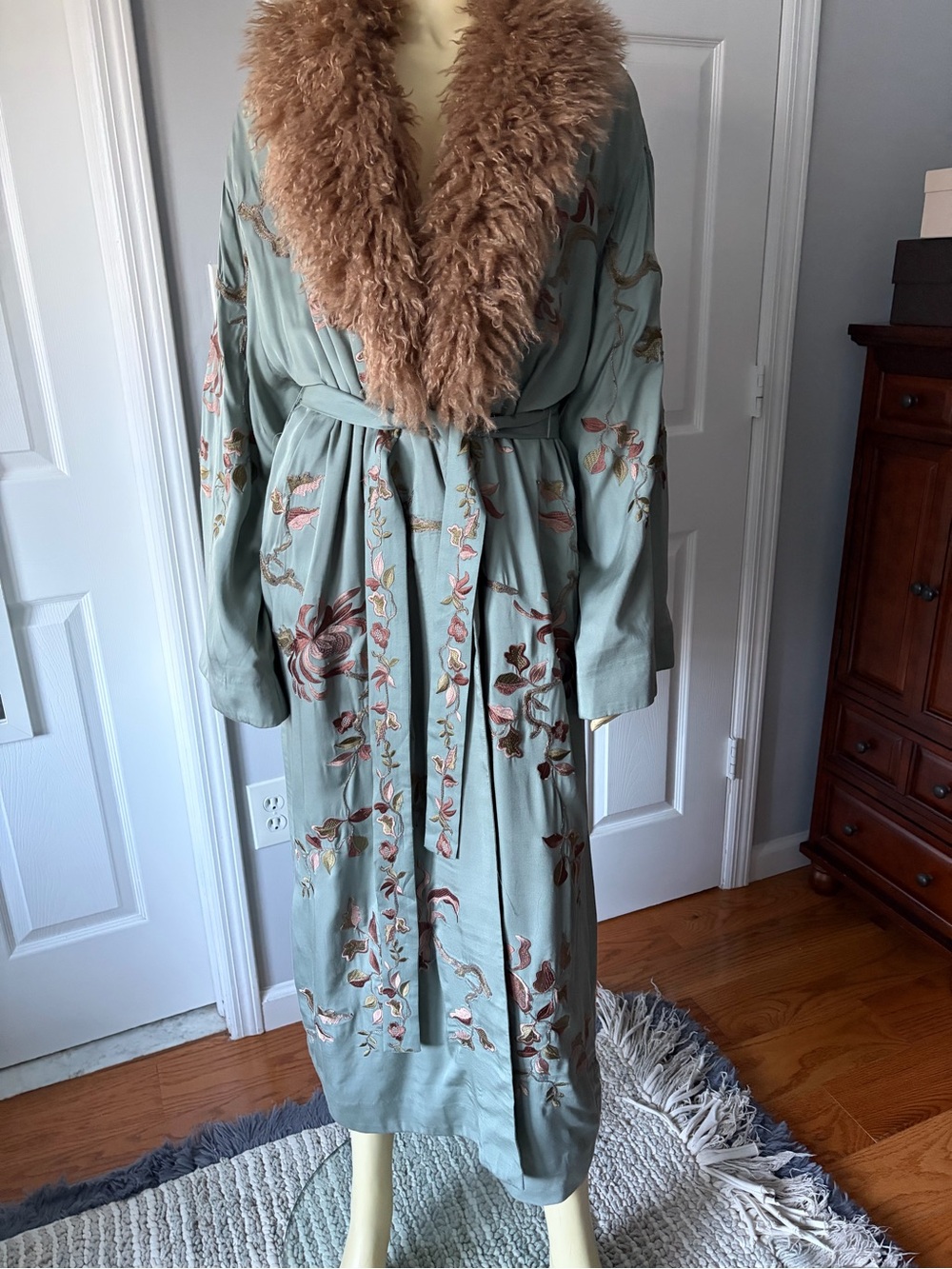 Zara Faux- Fur Collar KIMONO   
ZW COLLECTION. Size L